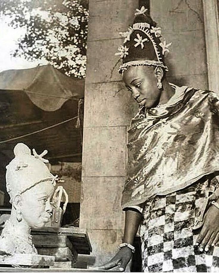 History & Knowledge tweet media