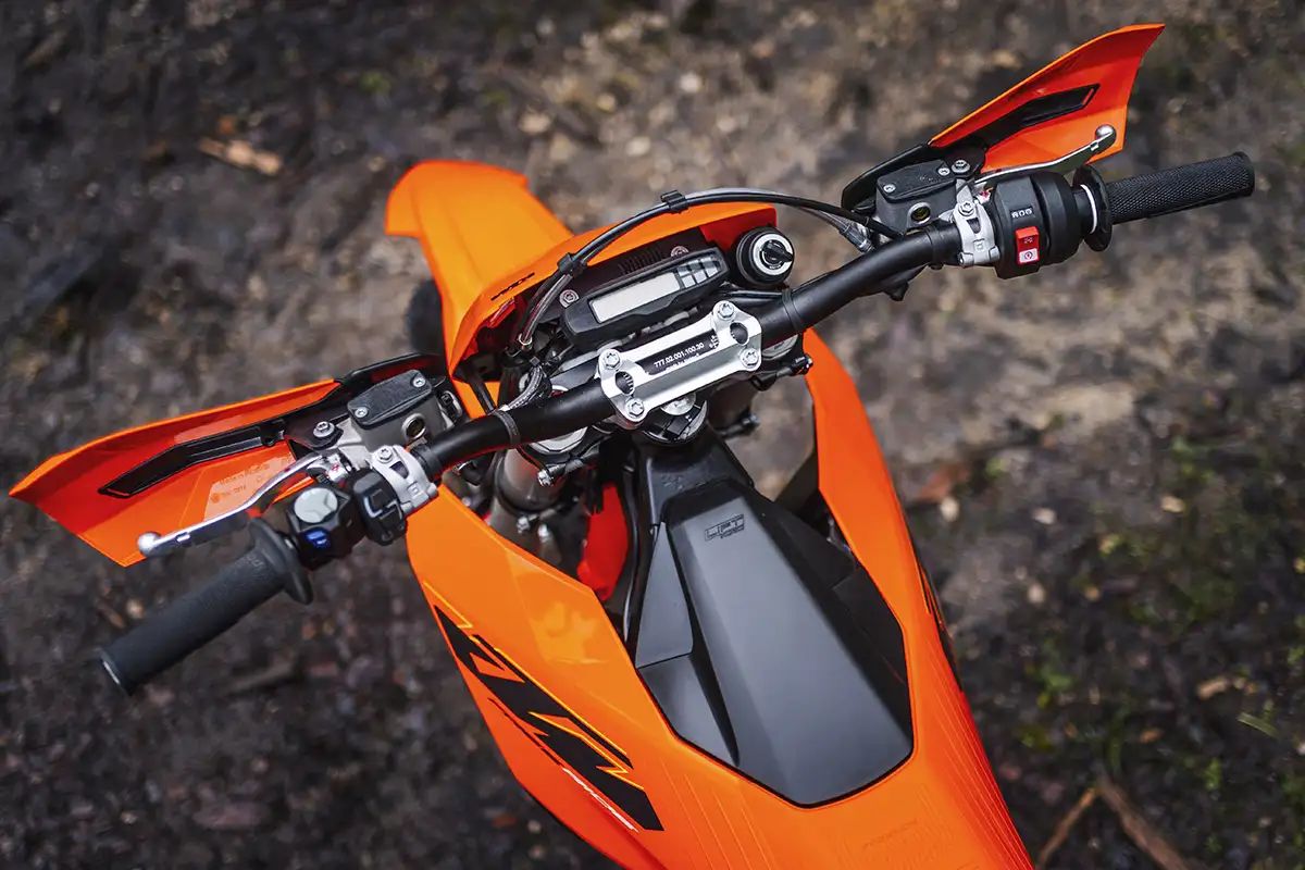 Freenduro.com tweet media