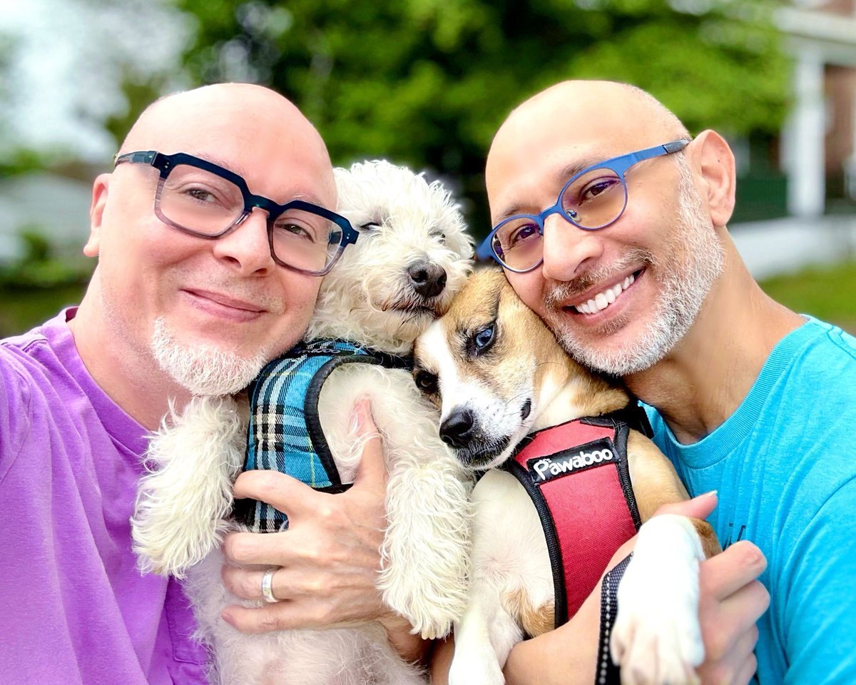 RickHammerly's tweet image. ⁣Easter morning stroll with the family in our new neighborhood = quiet streets, happy pups, and spending time together! ⁣
⁣
Grateful for this crew and the memories we’re making every day. ⁣
⁣
Wishing everyone a joyful Easter! ⁣
⁣
#HappyEaster 🐣 #RVA #2dads2dogs 🏳️‍🌈