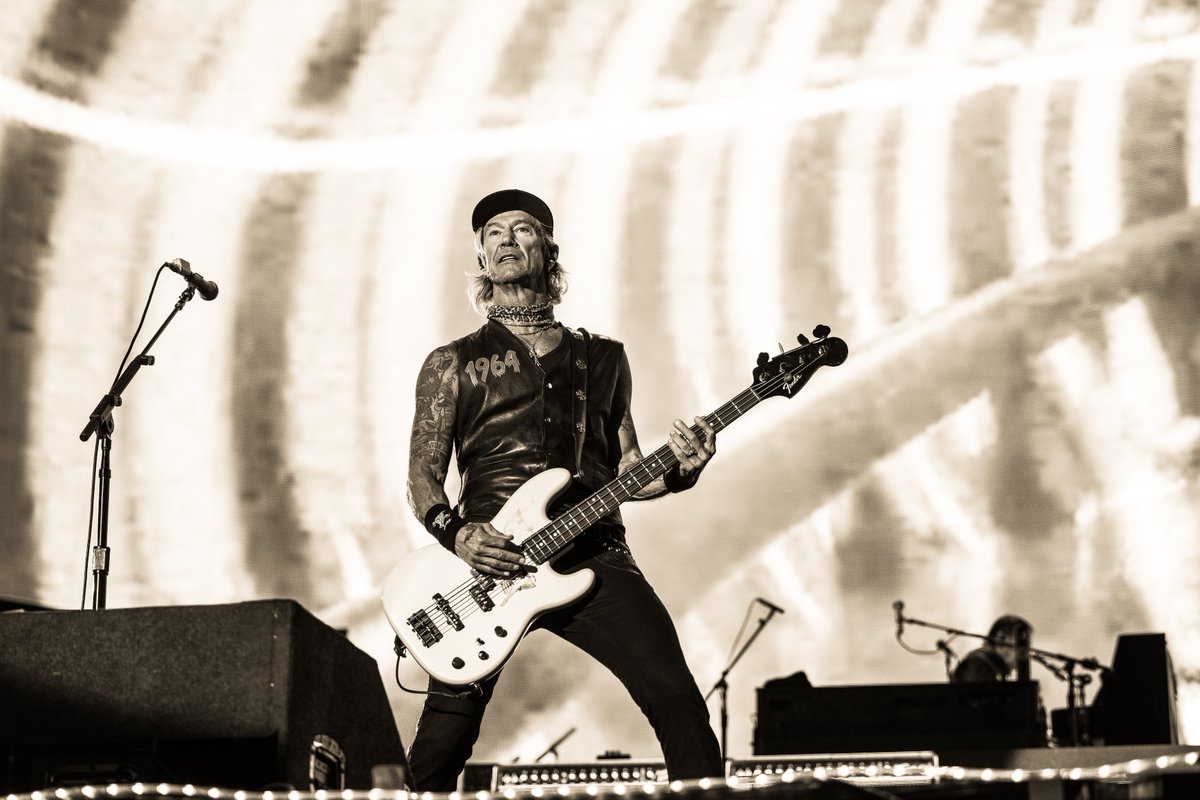 Guns N' Roses tweet media