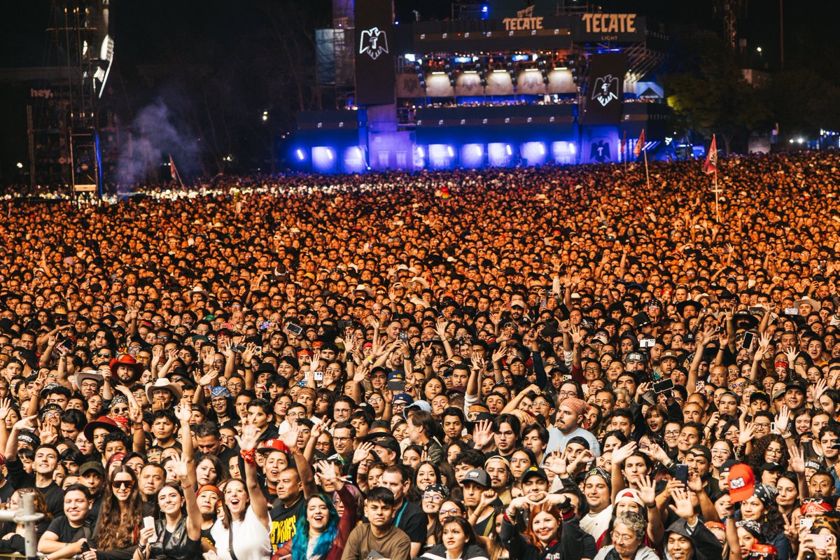 Guns N' Roses tweet media