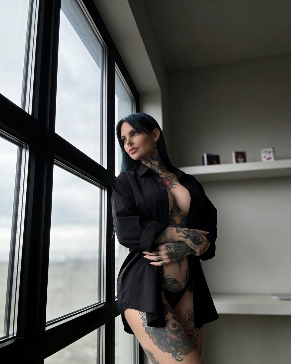 riae_official's tweet photo. 🖤 https://t.co/yJpnfxeEsG