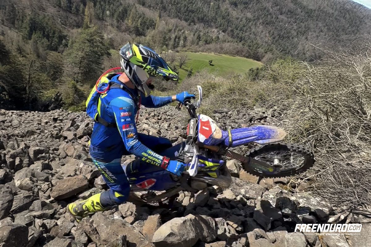 Freenduro.com tweet media