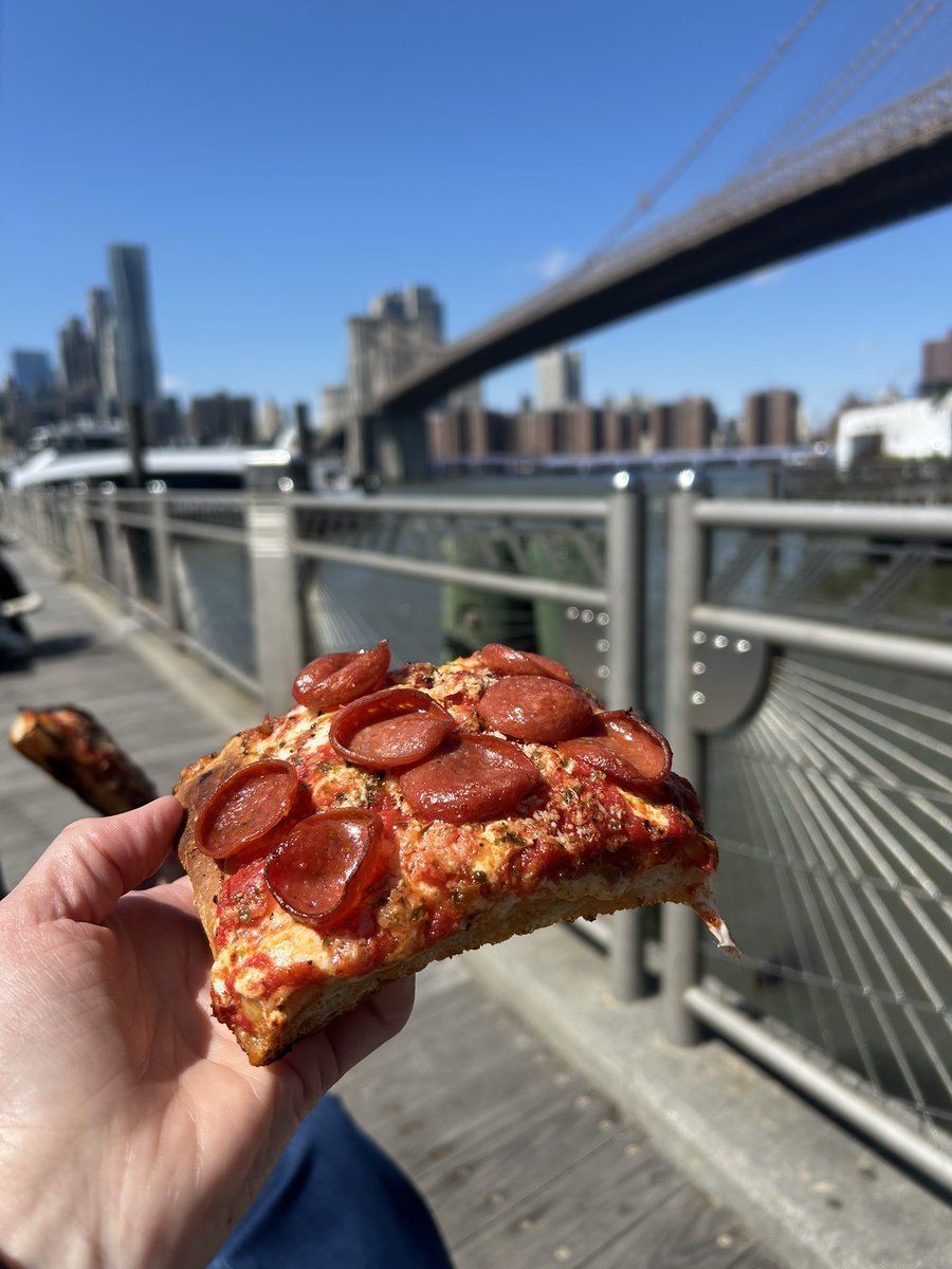 swannface tweet media