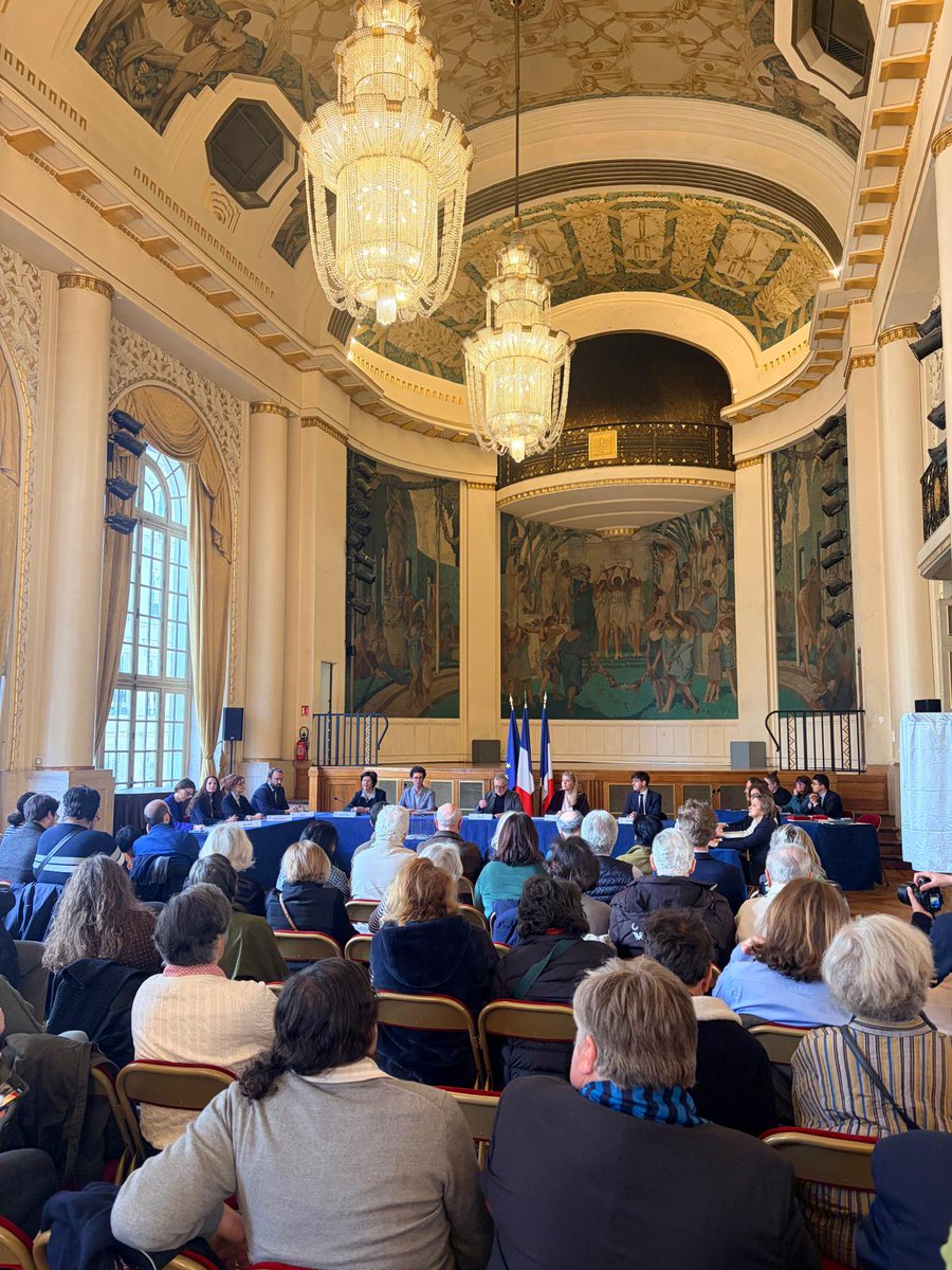 MarineRosset's tweet photo. Premier Conseil d'arrondissement de la mandature dans le 5e. Vous pouvez compter sur nous pour incarner une opposition vigilante et combative ! https://t.co/ke4mjf2GRG