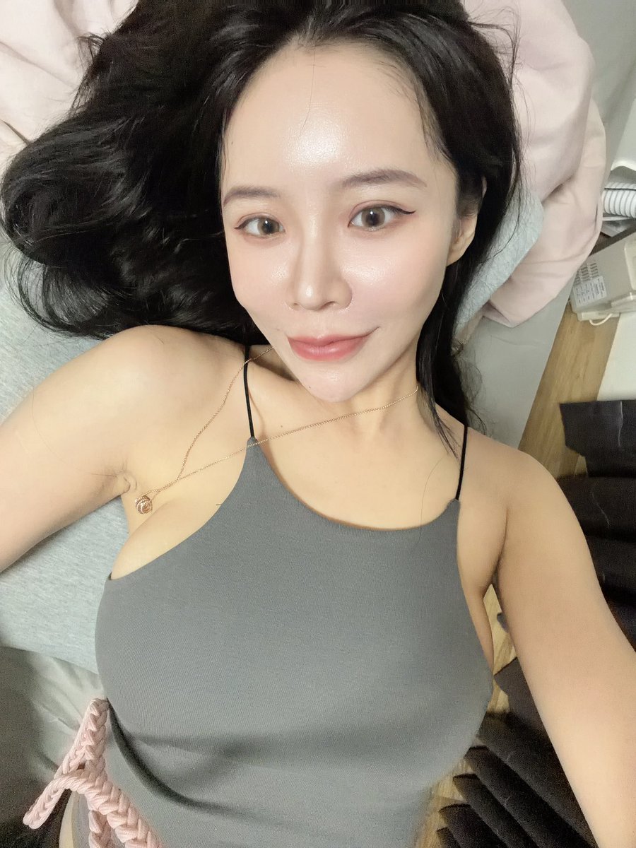 變態向日葵🌻 tweet media