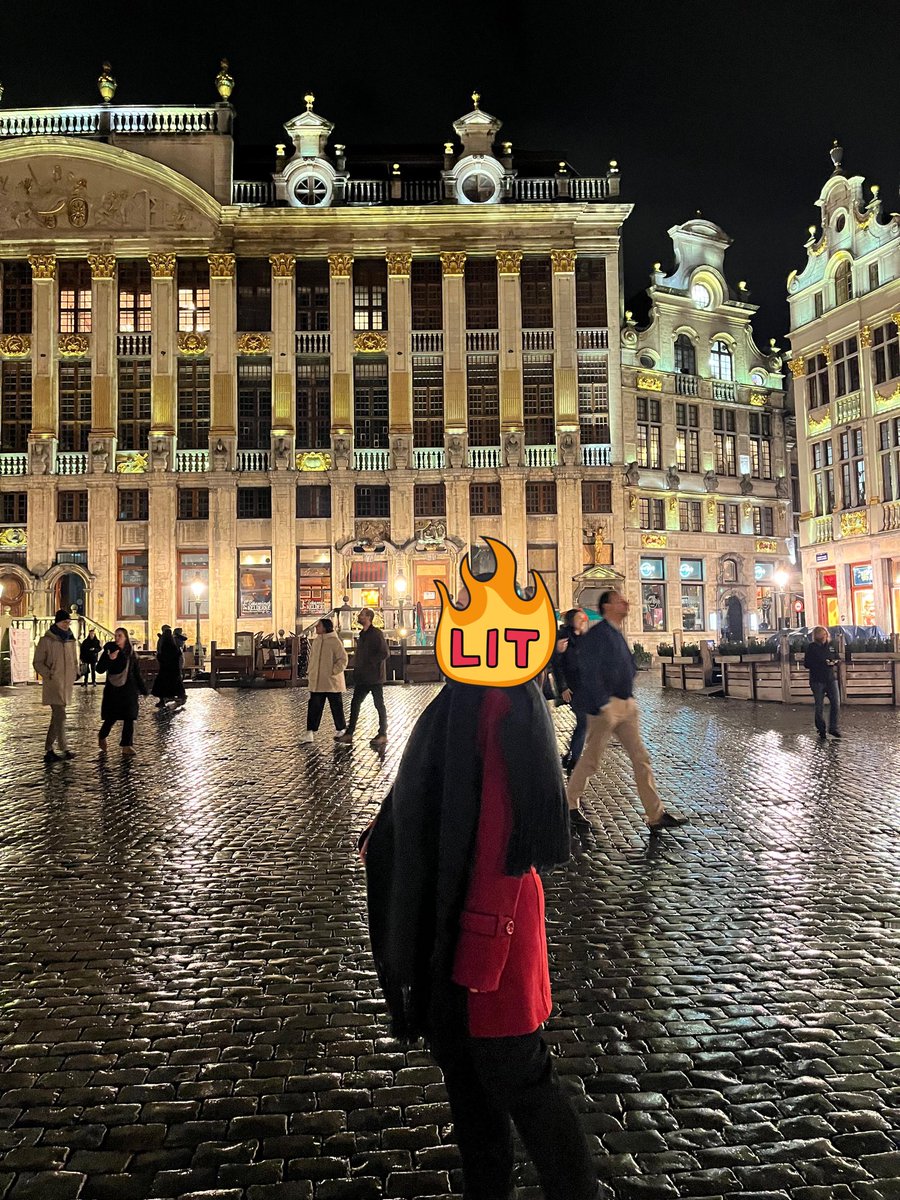 sanfoudre's tweet photo. şubatta brüksel’e gittiğimde sanla aynı fotoyu çekmeye çalışmıştım bu fotosunu seviyodum diye öle ŞİMDİ SENİ GÖRME İHTİMALİM Mİ VAR UANİ????? https://t.co/9WERUvKJYS
