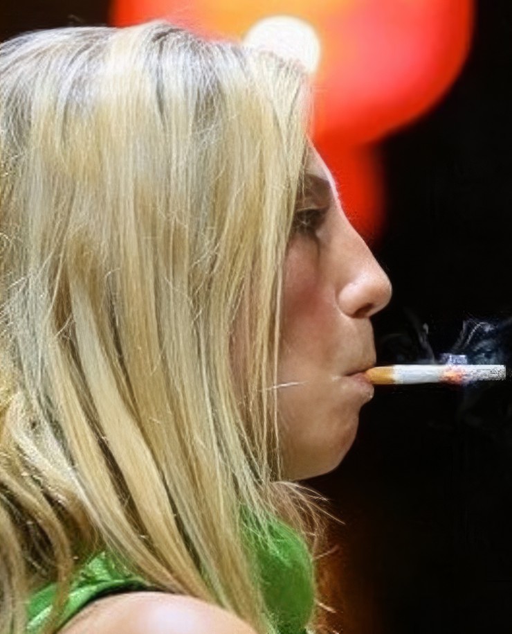 Smoking girl lover tweet media