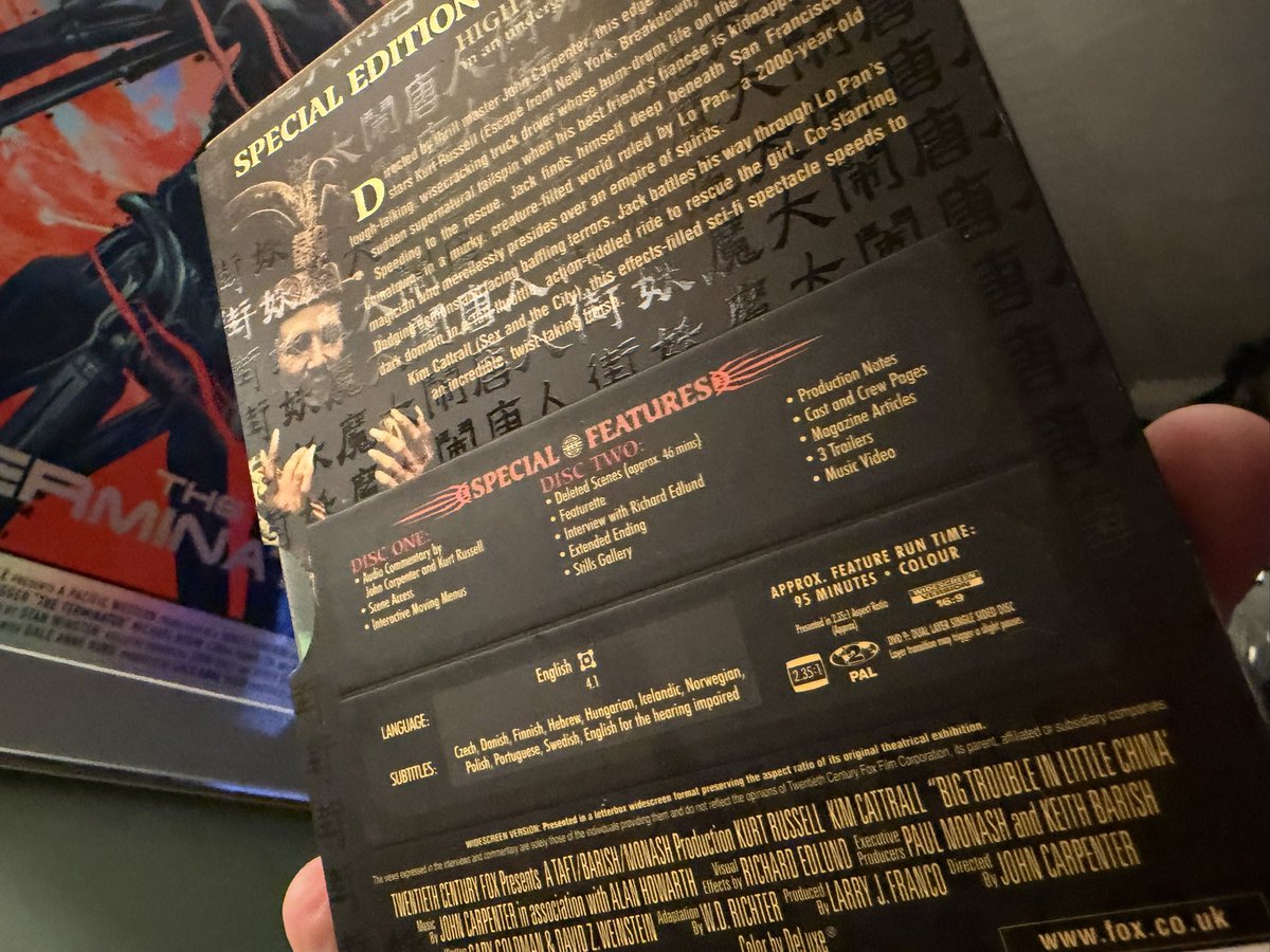 the4kCollectivE's tweet image. From the collection. A really nice slip boxed DVD release of the excellent John Carpenter’s Big Trouble In Little China. UK 2 disc special edition dvd. 

🧵 Thread 1/2
#PhysicalMedia #JohnCarpenter #BigTroubleInLittleChina #DVD @TheHorrorMaster