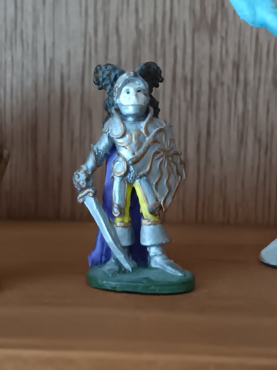 GigagodSesamar's tweet image. This elf is sporting his best plate mail armor. I painted him back in the early 80s.
#RealmOfSesamar #armor #miniatures #fantasyart