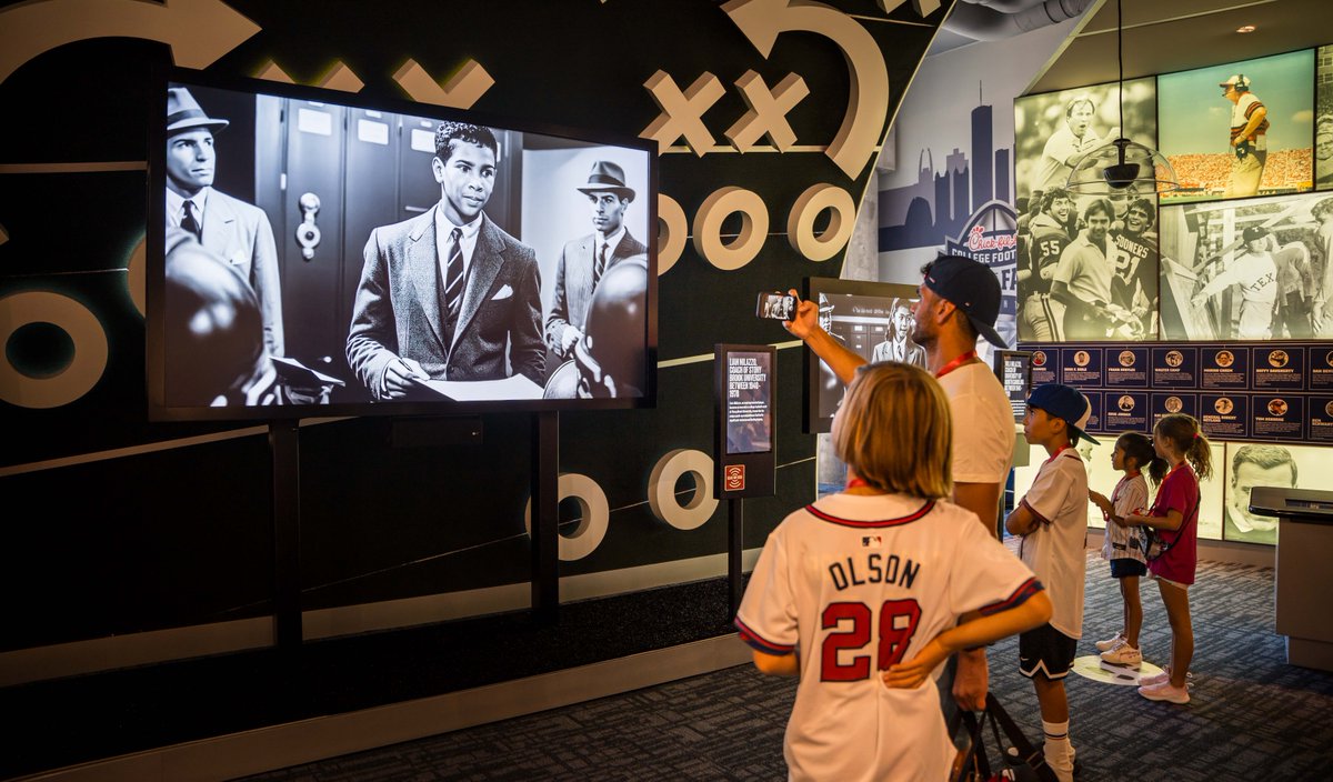 College Football Hall of Fame tweet media