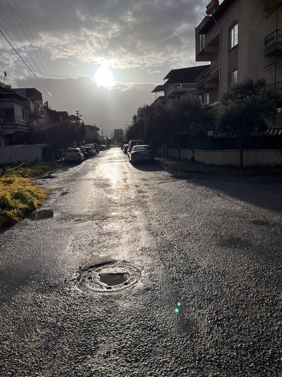 kozanadm's tweet photo. İşe giderken çekilmiş olması dışında hersey guzel 😊 https://t.co/3o7yuYYGWx