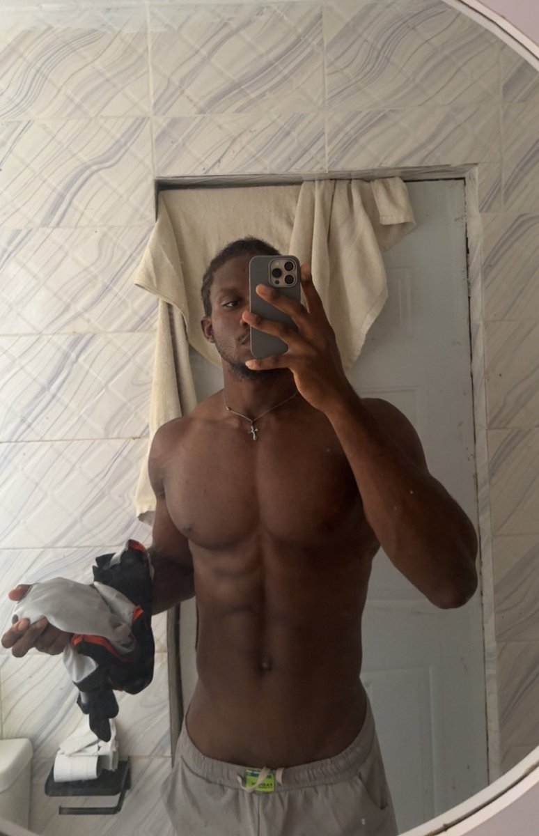 A_boycandy tweet media