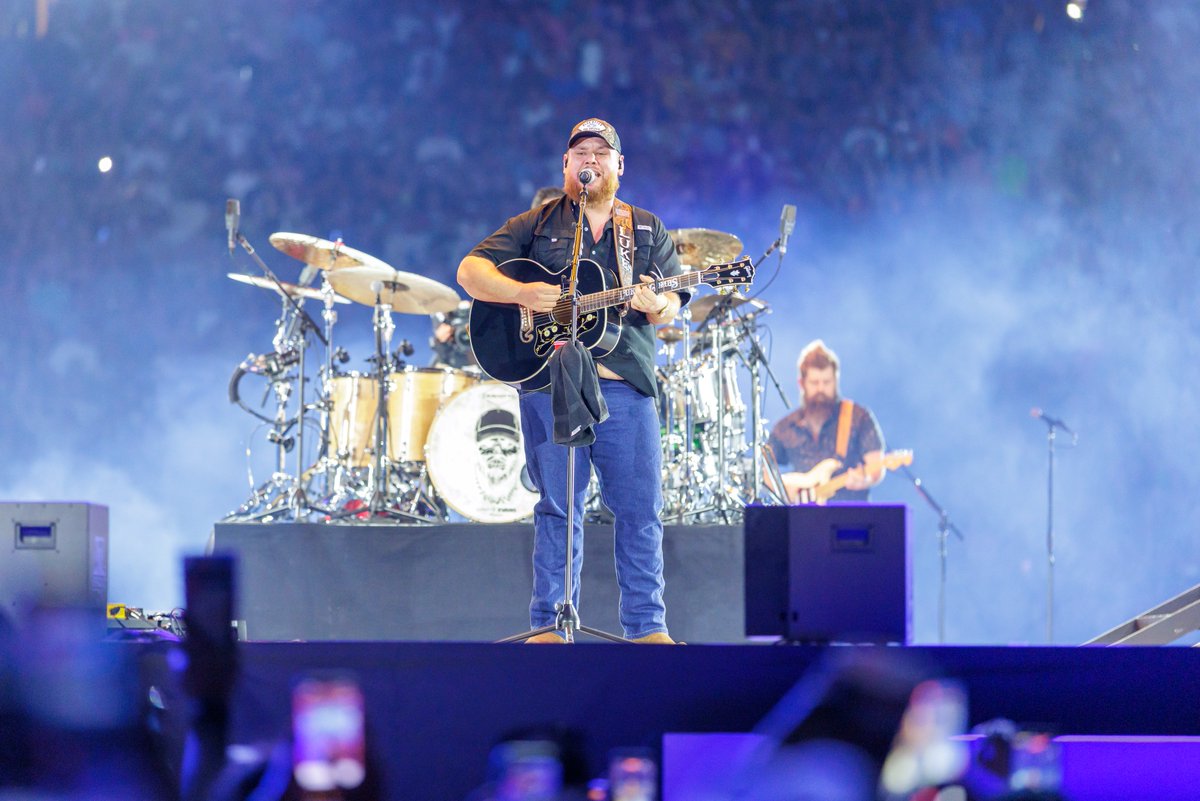 That was our kinda Saturday night 🧡🎸