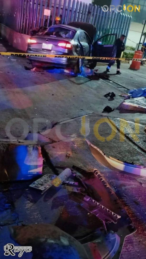 opcion_mx's tweet image. Un conductor en estado de ebriedad atropelló a más de 10 personas afuera del Hospital Regional 200 del #IMSS en #Tecámac, Estado de México.
El saldo hasta el momento es de cinco personas sin vida:
Karen Fabiola, de 36 años, César, de 46, María Dolores de 57 y Miguel de 55 años, y