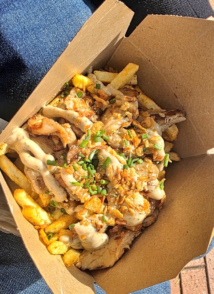 PlantShift's tweet photo. I went to the vegan market in St. Albans yesterday and enjoyed a few goodies from The Hogless Roast.

Have you ever tried any food from there? 

https://t.co/NjCn3kljAN https://t.co/H3cpPcpCZ0
