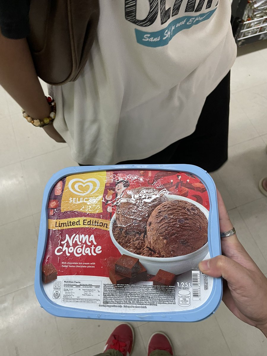 ཐིཋྀ tweet media