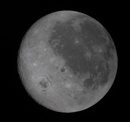 techniahq's tweet image. The Artemis II crew has shattered Apollo 13’s record, traveling farther from Earth than any humans in history.