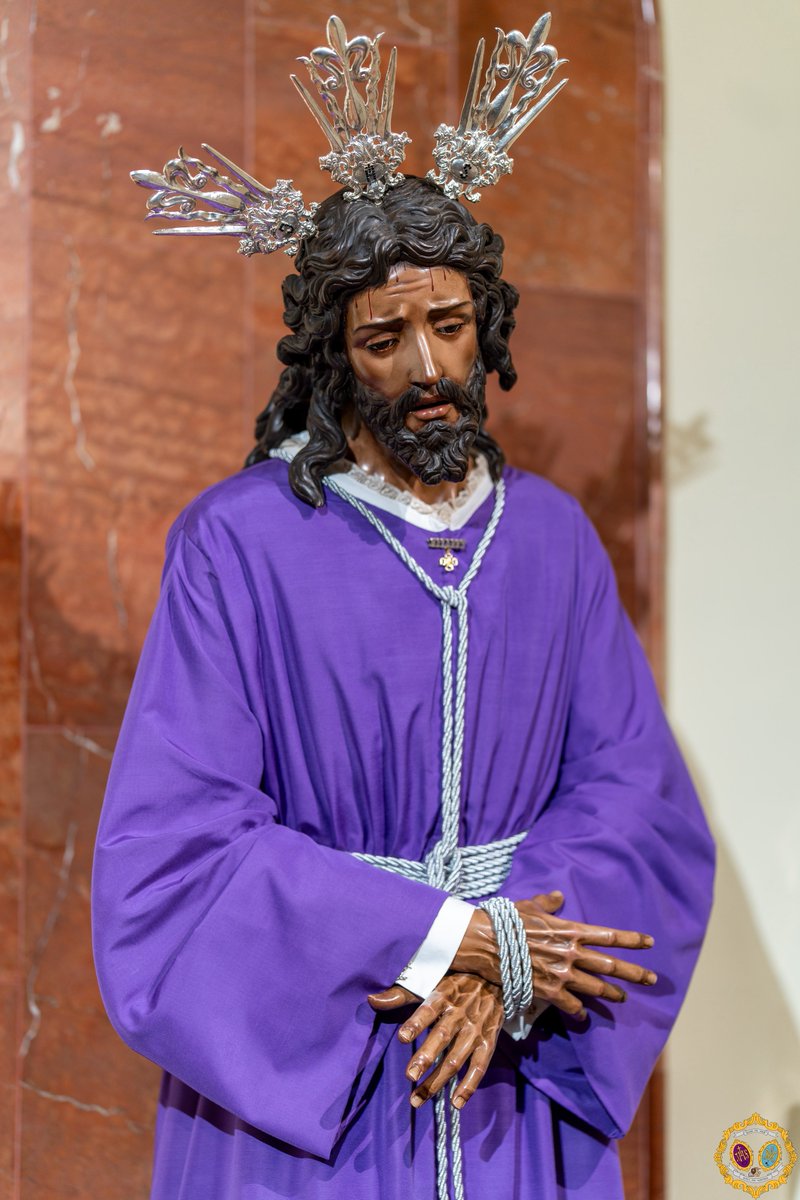 Nuestro Padre Jesús de Nazaret y María Santísima del Amor ya se encuentran en su capilla ataviados para la Pascua de Resurrección.