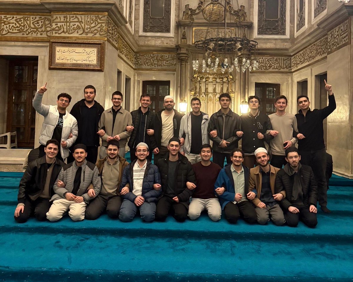 10 gün boyunca İstanbul’un güzide camilerinde  bir araya gelerek Diriliş Seferimizi gerçekleştirdik. Bu süreçte yatsı namazlarında buluştuk, muhabbetimizi ve kardeşlik bağlarımızı güçlendirdik. Katılan tüm kardeşlerimize teşekkür ediyor; bu birlikteliğin hayra ve dirilişe vesile