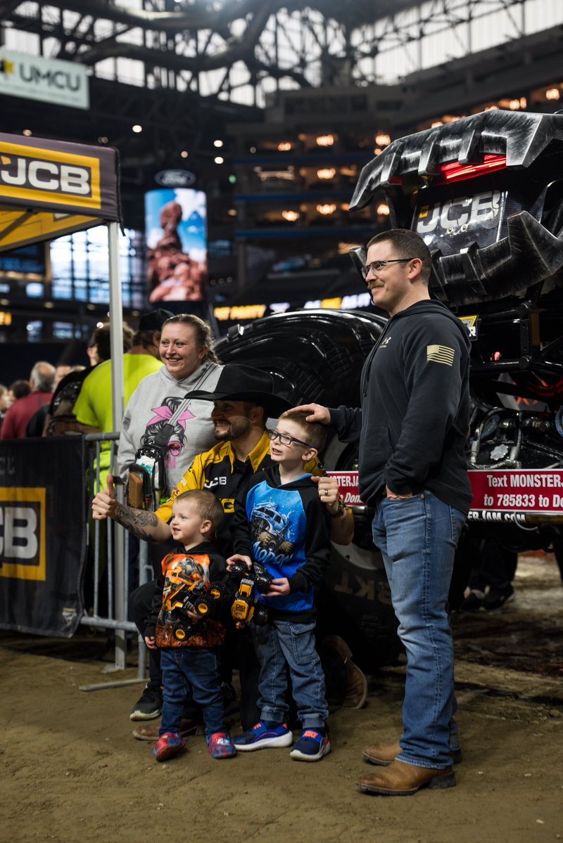 Ford Field tweet media