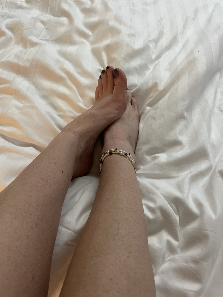 Emma Hill Feet 👣 tweet media