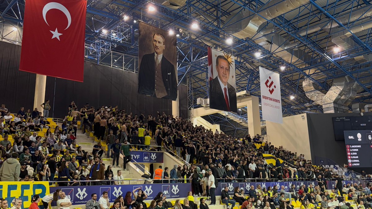 HER ZAMAN HEP SENİNLEYİZ! #UNIGFB

Fenerbahçe Erkek Voleybol takımımızı Eskişehir’de oynadığı karşılaşmada yalnız bırakmadık.