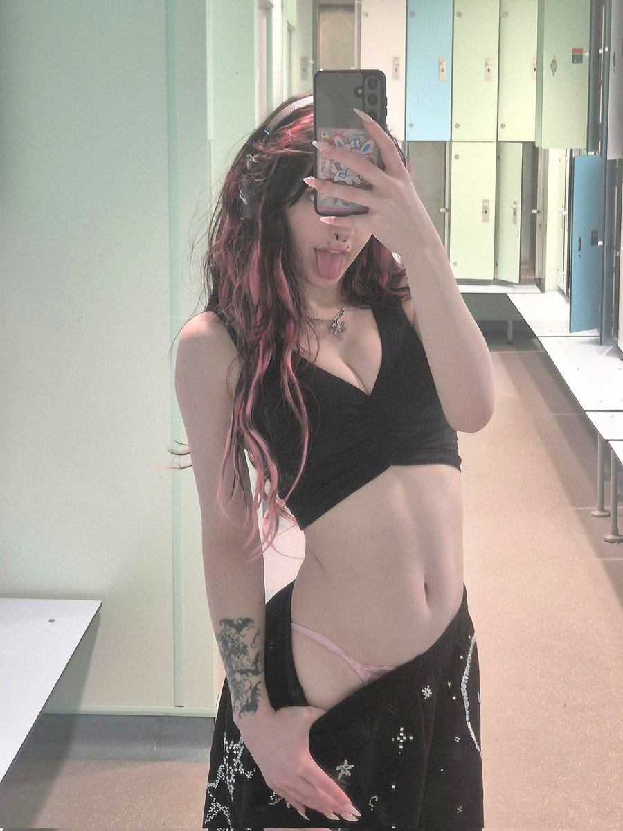 poppy !! tweet media