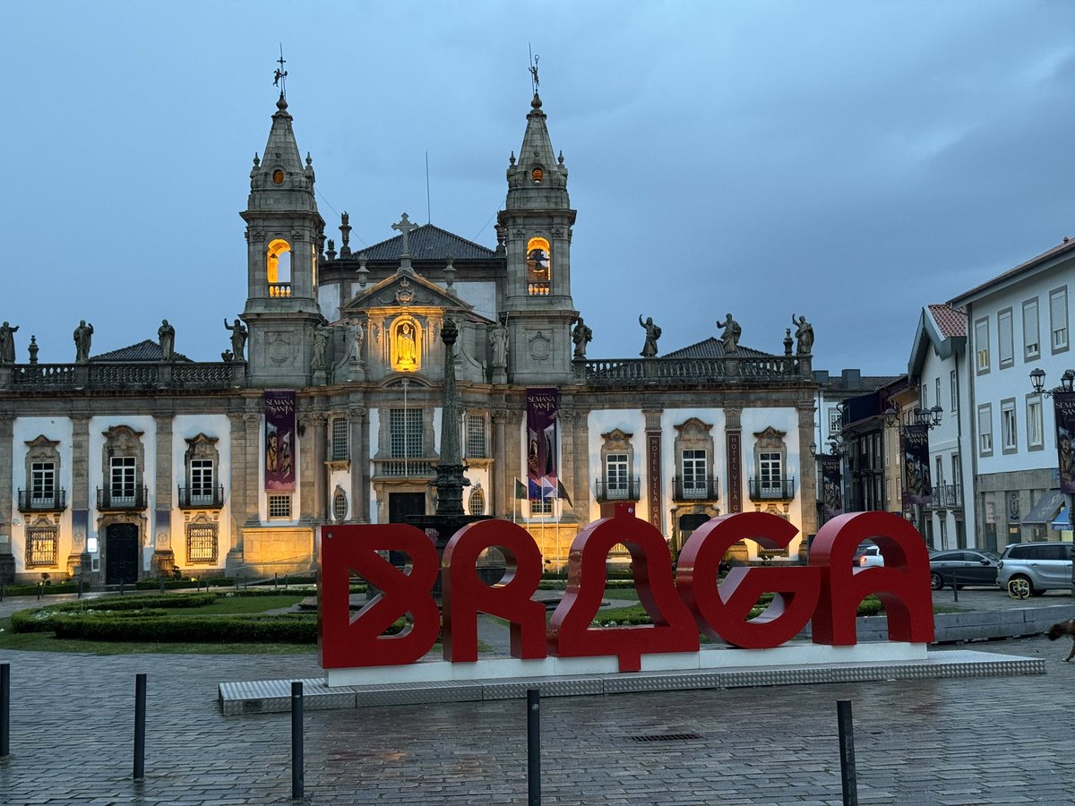 Manu Colchón tweet media