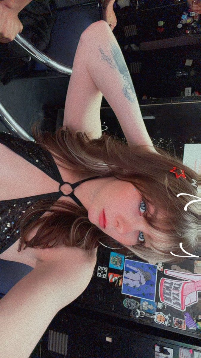 StarLight213d's tweet photo. Work at fantasy girls has been slow I've been at the mens club lately ask for charm🤷🏼‍♀️😈😘 https://t.co/OIKiMtv46D