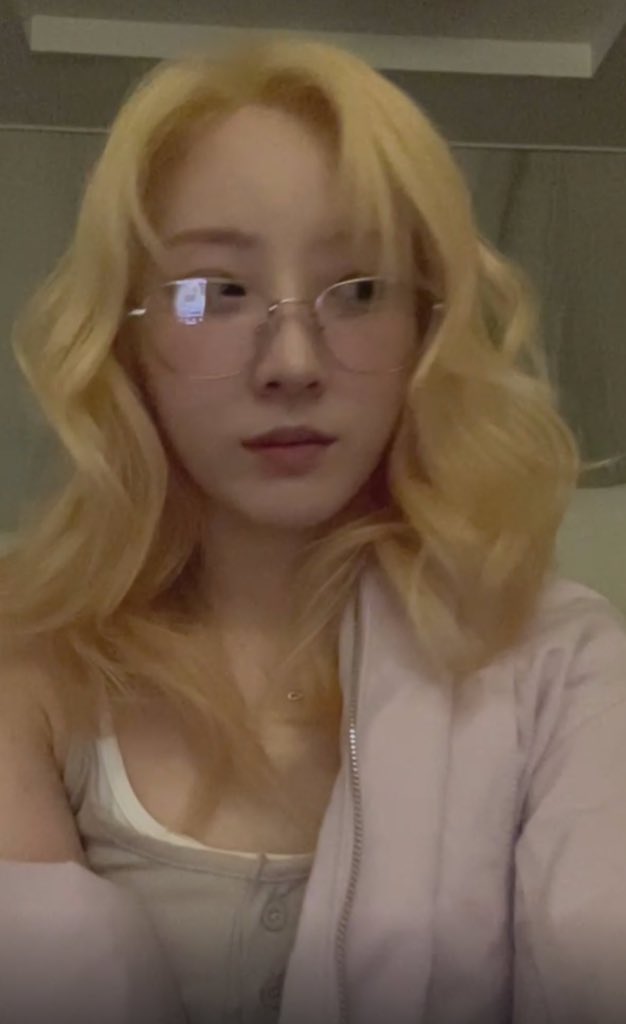 can’t stop thinking about blondeseul