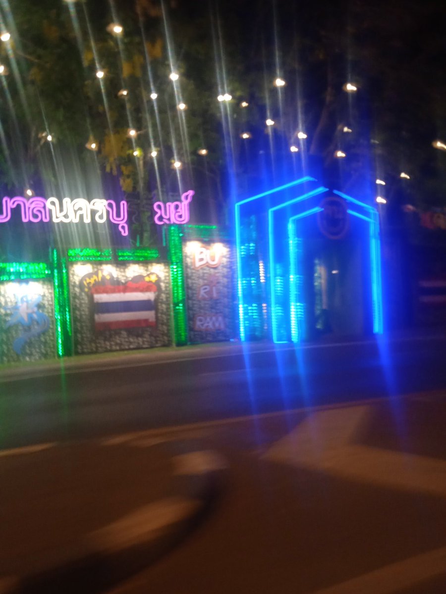 XAEDZ_'s tweet photo. เหงาเกิ้นน #บุรีรัมย์ #บุรีรัมย์ในเมือง https://t.co/TqcarikwIw