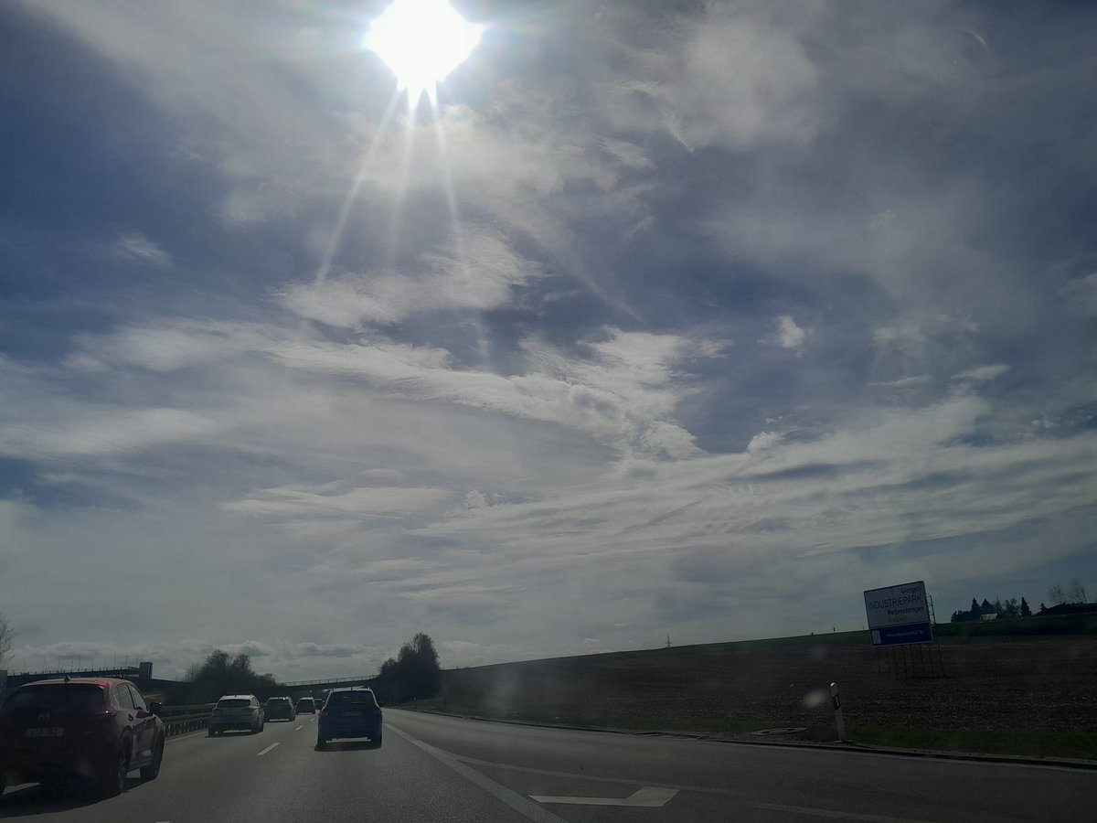 geistfunkenatom's tweet photo. @Mathias73901401 Magdeburg und Bodensee heute auf der Fahrt😅 https://t.co/uni6rNBpK0
