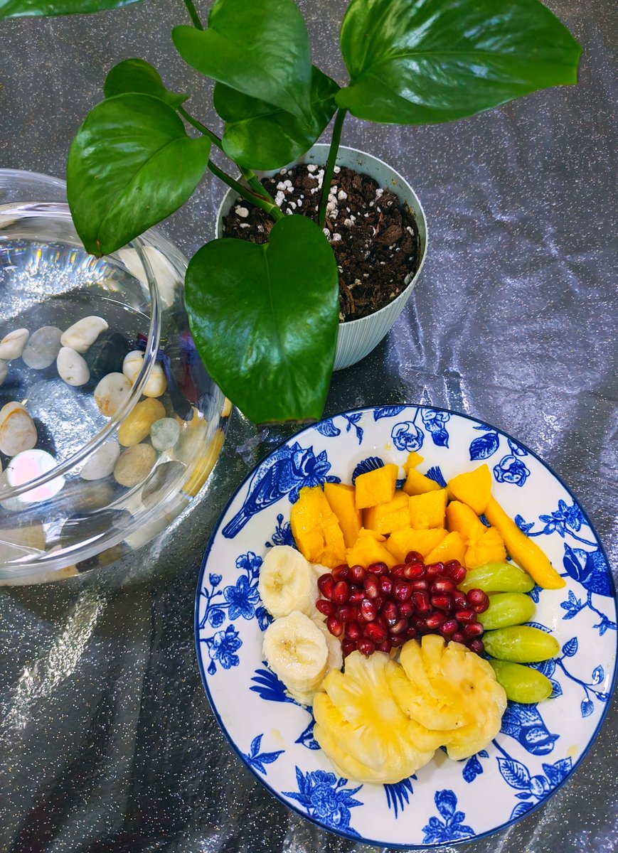 9jomanah's tweet photo. مشاكل الحياة تنحل بالاكل و الصبر 😋👌 https://t.co/4XZeVh2CqH