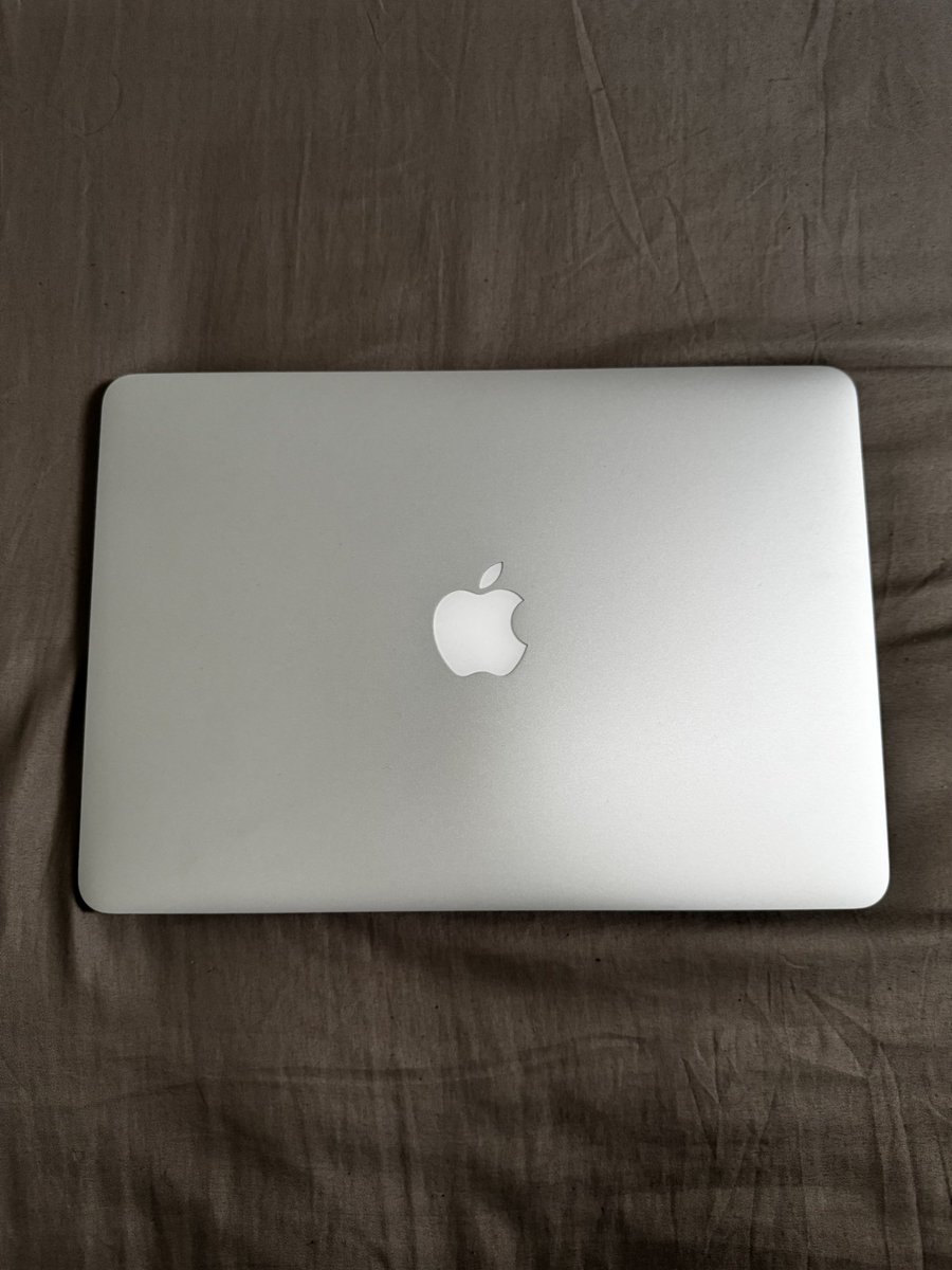 akimmshutt's tweet photo. MacBook Pro untuk Dijual!!! Urgent!!!

Model: MacBook Pro (Retina, 13-inch, Early 2015)
Processor: 2.9 GHz Dual-Core Intel Core i5
RAM: 16 GB
Graphics: Intel Iris Graphics 6100
OS: macOS Monterey
Conditions: 9/10

nak let go mur mur je… boleh pm untuk nego 😁 https://t.co/9dss7QEnzA