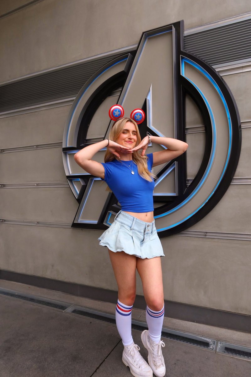 melodymagsss's tweet photo. Disney day 💙 https://t.co/tPWSqrB8GT