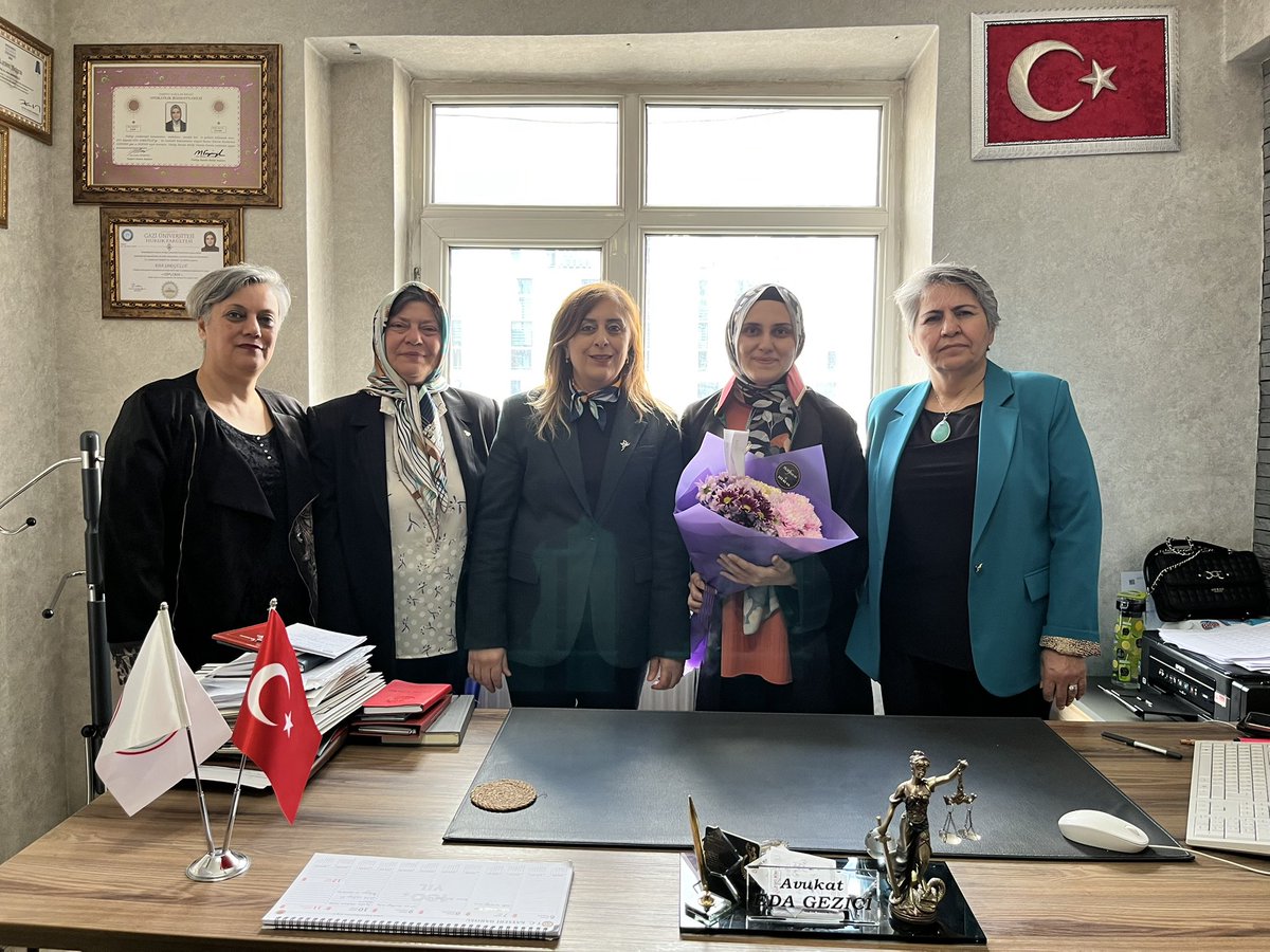 mhpkayserikacep's tweet photo. MHP KAÇEP İl Başkanımız Sn. Nurten Yelkara ve MHP KAÇEP İl Başkan Yardımcılarımız ile birlikte, MHP KAÇEP İl Başkan Yardımcımız Sn. Av. Eda Gezici Hanımefendiyi Avukatlar Günü münasebetiyle ofisini ziyaret ettik.

Nazik ev sahipliği ve hoş sohbetleri için kendilerine teşekkür ederiz.
