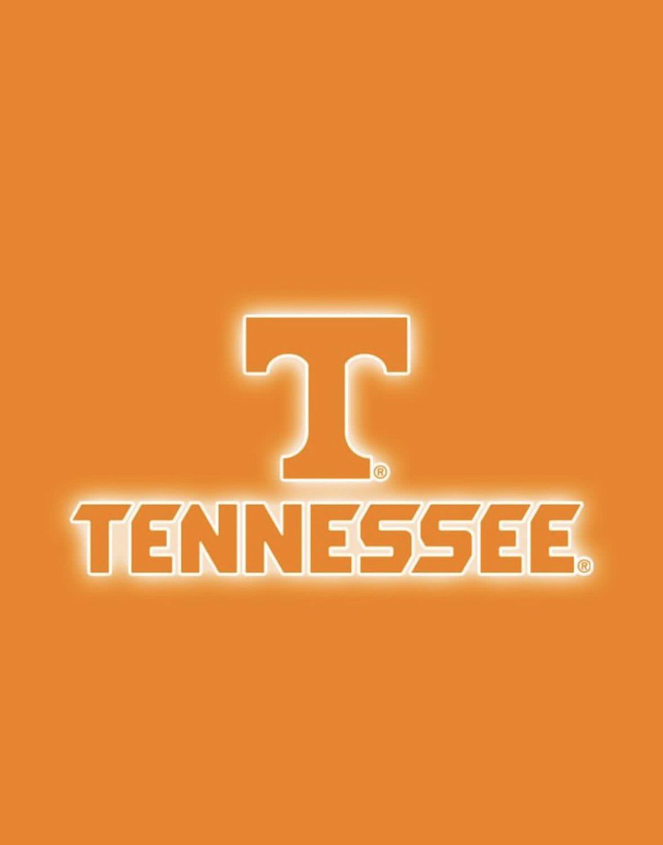 AllenKennettV's tweet image. After a great conversation with @coachjoshheupel i’m blessed to receive an offer from The University of Tennessee!! #GoVols🍊
@Coach_Fifita94 @GregBiggins @BlairAngulo @BrandonHuffman @adamgorney @SWiltfong_ @SMCHS_Football @WilliamInge1