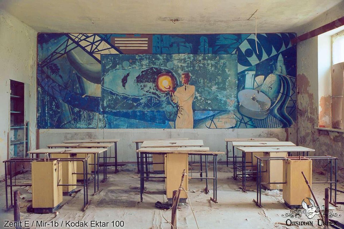 ObsidianUrbex's tweet image. 🎞️ Abandoned places on 35mm film: Soviet-era murals across Latvia and Lithuania, shot on a 1950s USSR-made camera. Kodak Ektar captures vivid colors and fine grain, producing crisp detail when exposed well. It did not disappoint! #FilmPhotography #35mm #Kodak