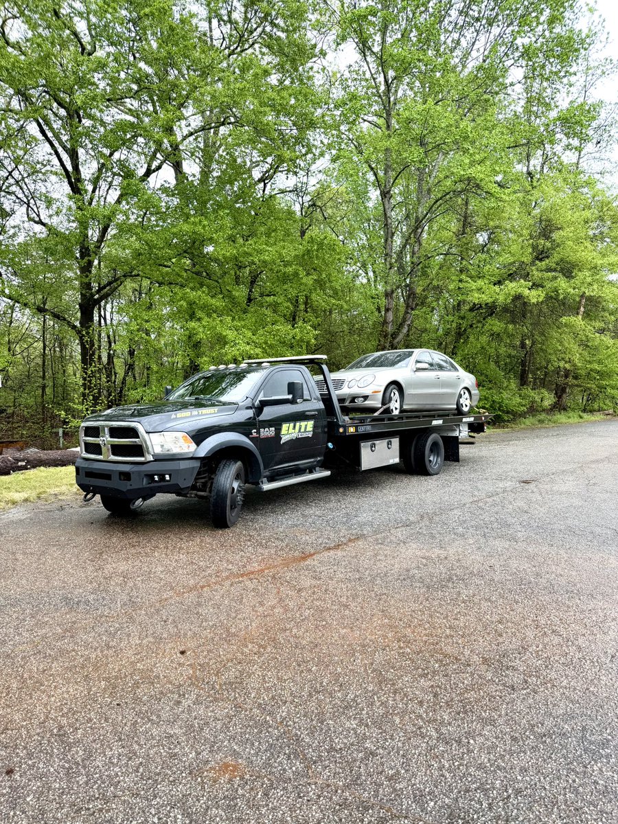 Rainy Sunday transport 🌧️
Mercedes-Benz handled the ELITE way.

#ELITEtow #RequestELITE #AutoTransport #TowLife