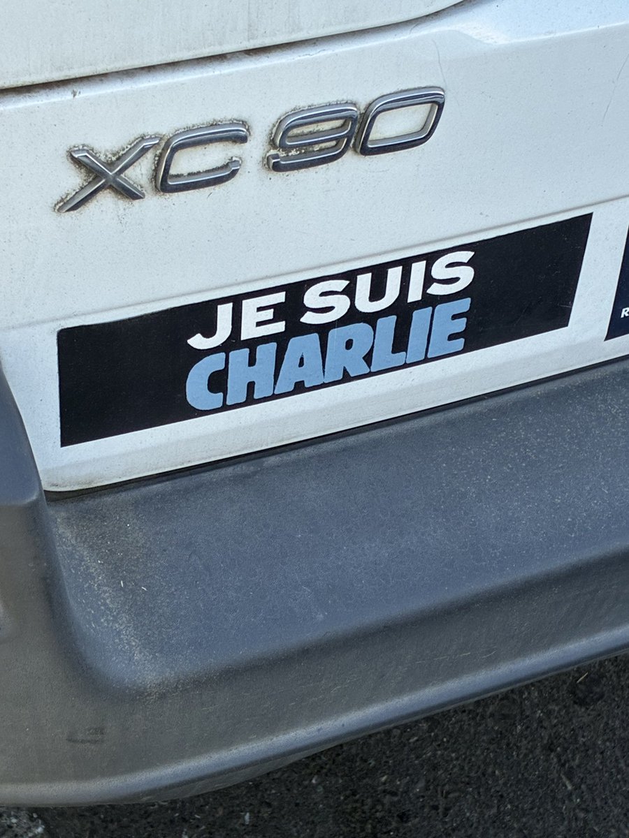 bigtimesleuth's tweet photo. Who says French Canadians can’t also be patriots https://t.co/RSOLhOWF2s