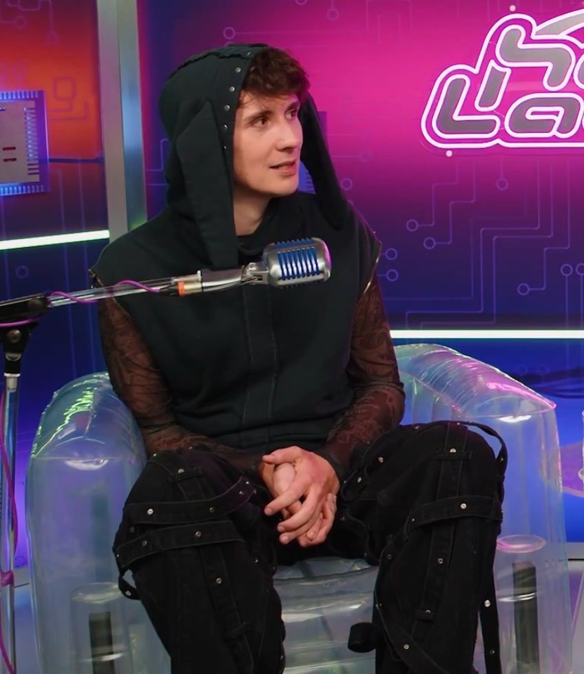 mads 𓆏 tweet media