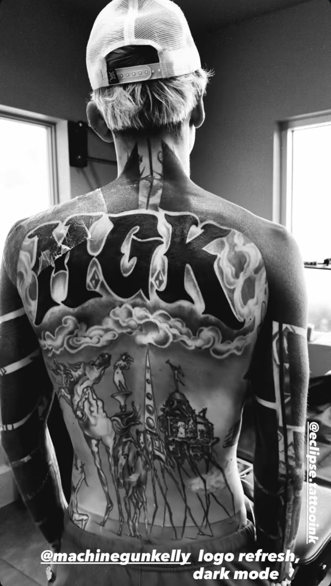 kells updated the back tattoo to blackout the mgk letters oh my god 🔥🖤
