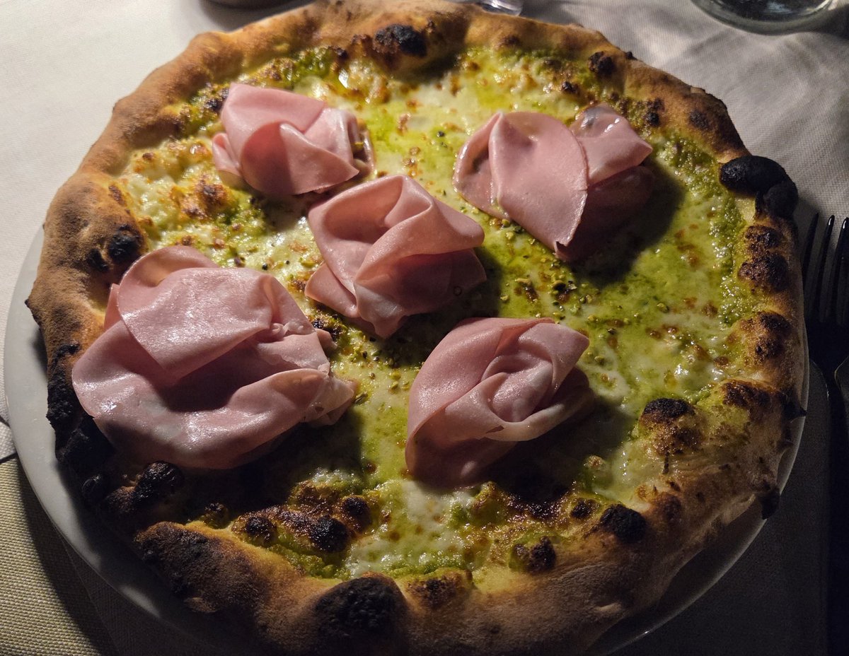 Capo Miyo 🕴️🌹 tweet media