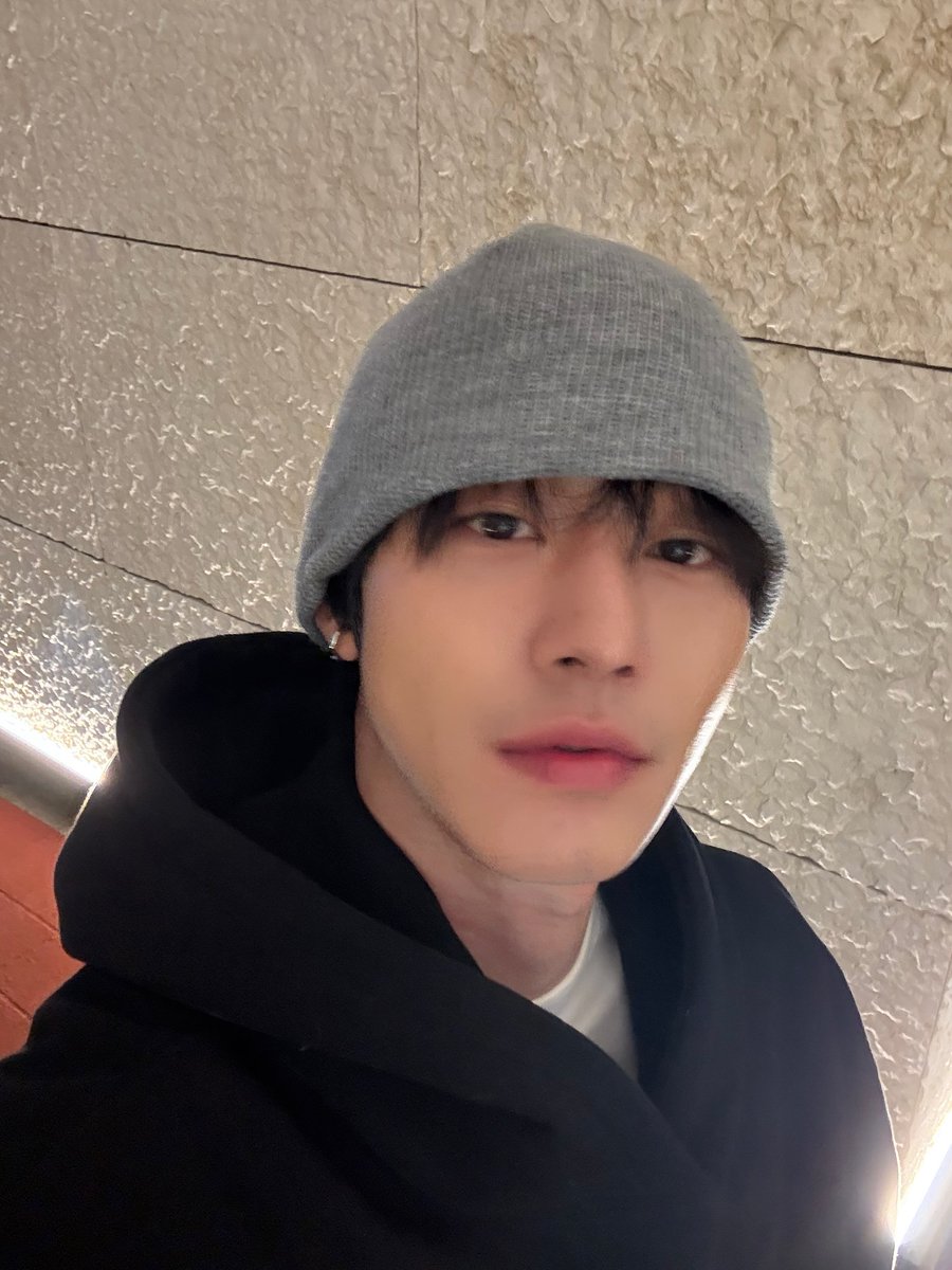 Sebastian tweet media