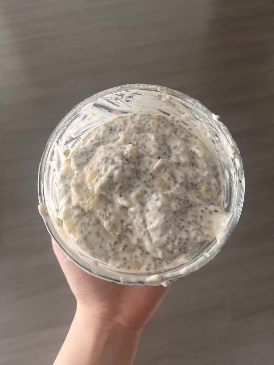 kill1bill1's tweet image. made this batch of banana chia pudding overnight and had some for breakfast ~307c 19.3g protein