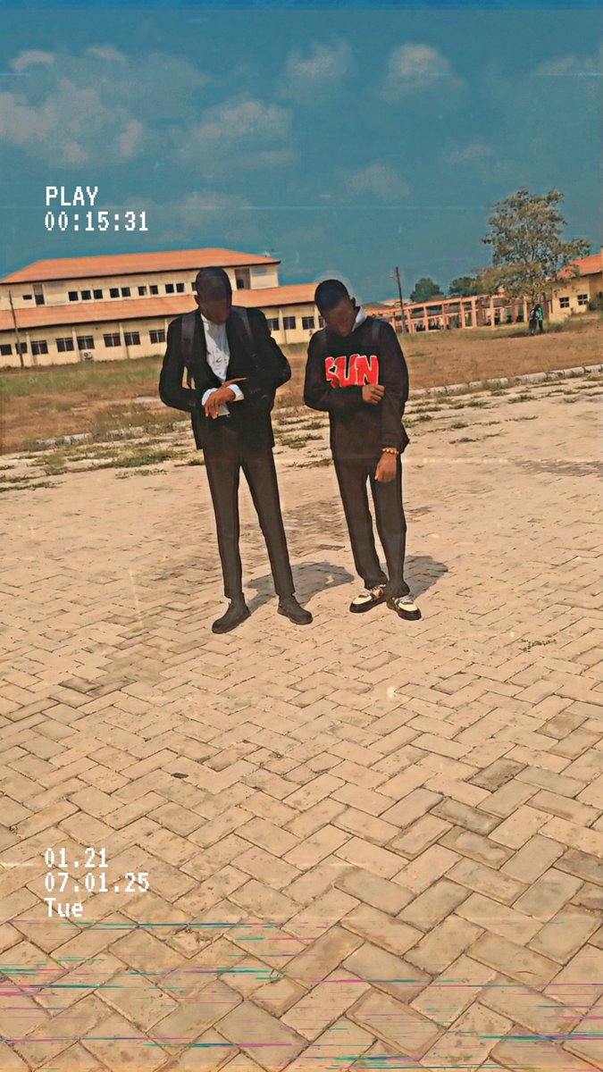 Dêmīlådê bãçkùp 🤡 tweet media