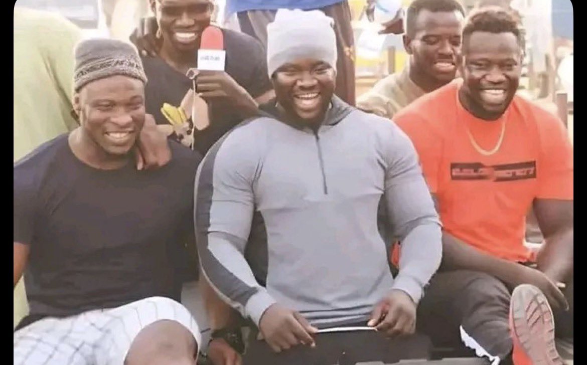 pause café ☕️ tweet media