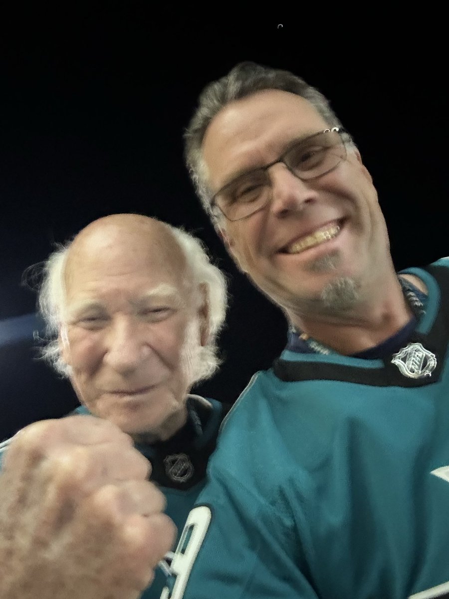 cjtodd3's tweet photo. @NBCSSharks @Zakman200 Crazy George! https://t.co/S3DpjBoVlw