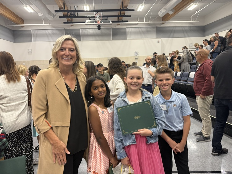 JulieCroy11's tweet image. Congratulations to our amazing 5th graders that received  the Brentwood Rotary Club Good Character Awards. Congratulations and great job💜💛 #lvpride #weareBUSD